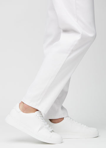 Anklerne på en model, så man kan se, hvor løst jeansene sidder.