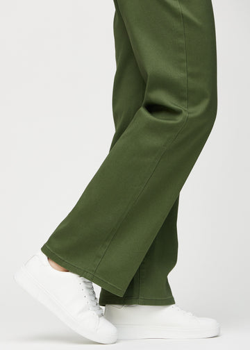 The ankles of a model, so you can see how loose the jeans fit.